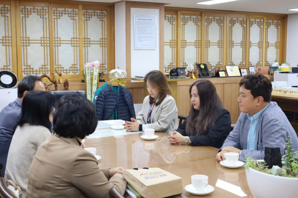 Bản tin Kinh tế Chính trị: Hợp tác chiến lược giữa Na Korea Trading và Tập đoàn Nông nghiệp nhân sâm Punggi.